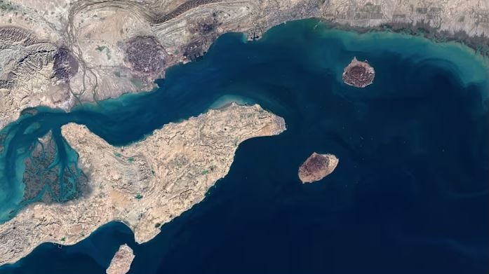 इरानको हर्मुज जलमार्ग बन्द गर्ने राष्ट्रपति ट्रम्पको घोषणापछि कच्चा तेलको मूल्य फेरि बढ्यो